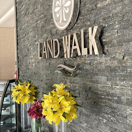 Land Walk Al Aqiq Riyadh Exterior photo