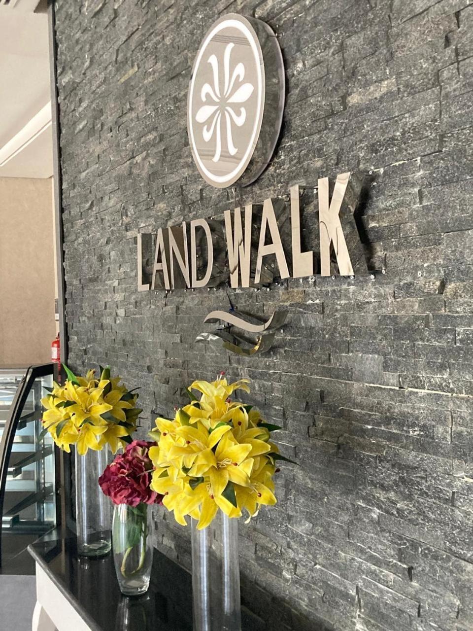 Land Walk Al Aqiq Riyadh Exterior photo