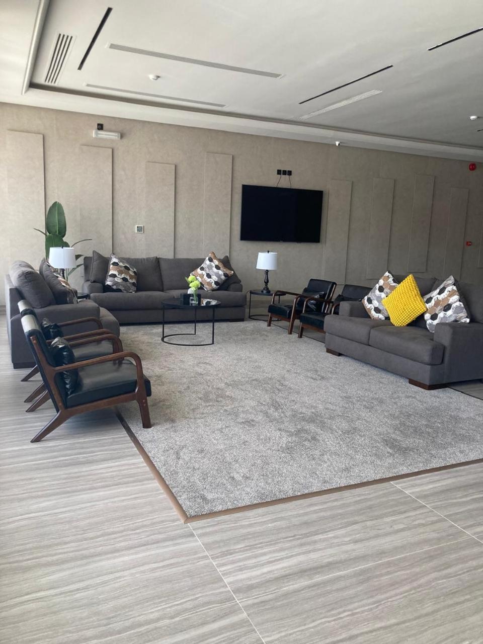 Land Walk Al Aqiq Riyadh Exterior photo