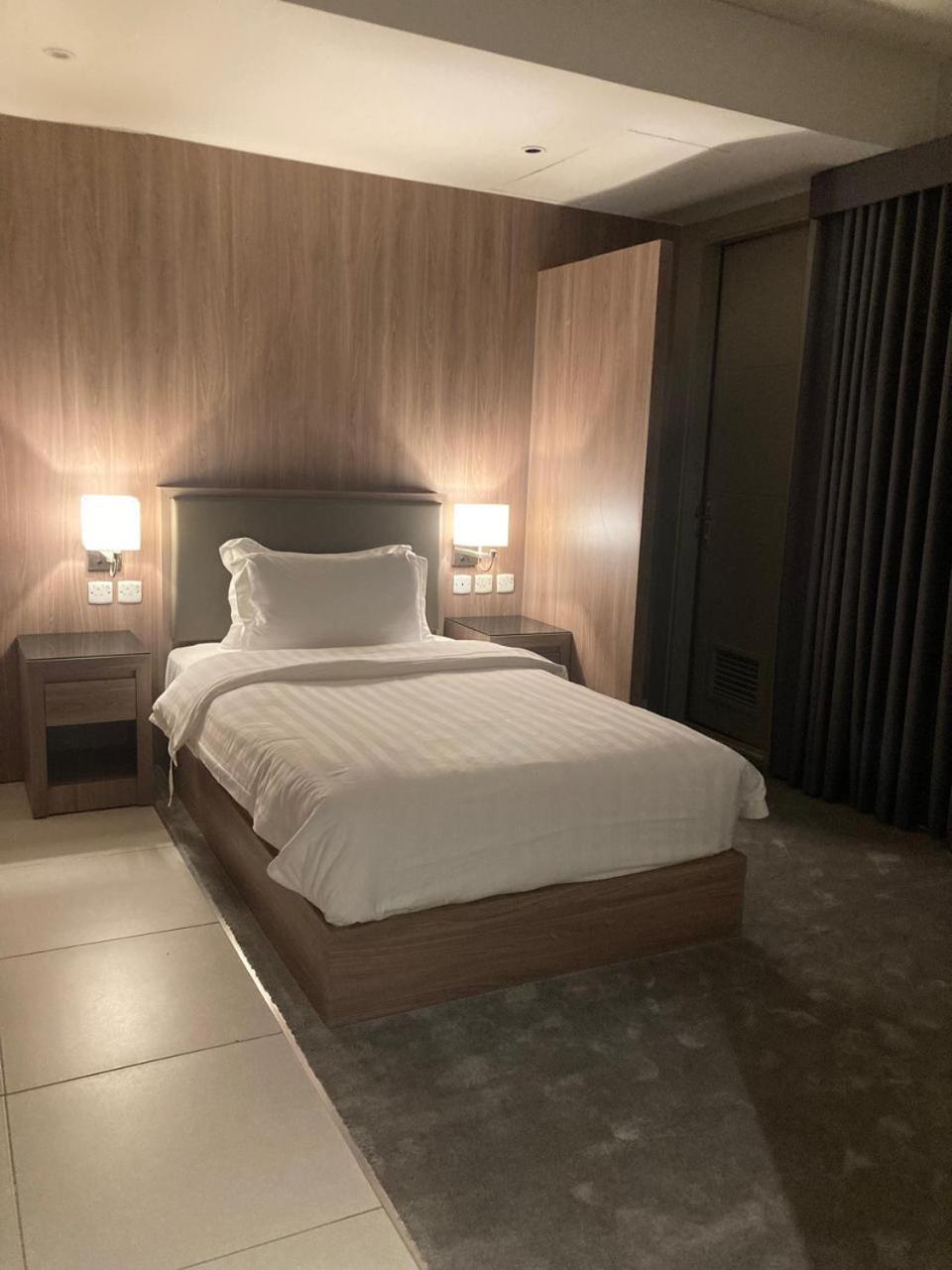 Land Walk Al Aqiq Riyadh Exterior photo